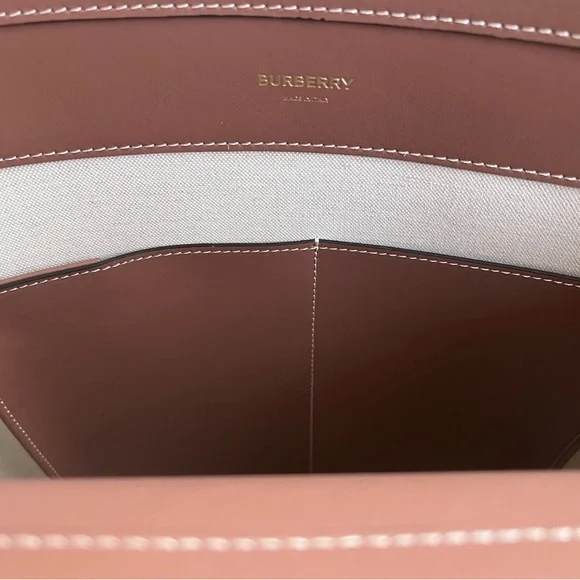 🔴SOLD🔴 BURBERRY Medium Pocket Logo Canvas and Leather Tote - Picture 14 of 16